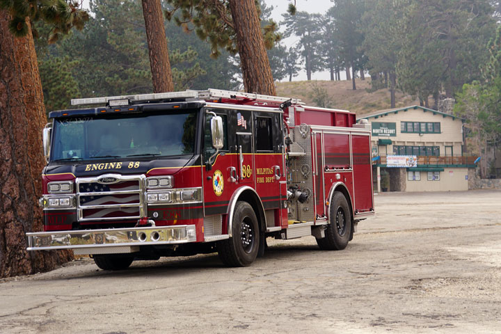 Engine 88 from Miltipas Fire Department lending a hand fighting the Bridge Fire.