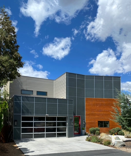 Rick custom-designed his contemporary home in Wrightwood on Easter Drive. (photo by Rick Albertson)